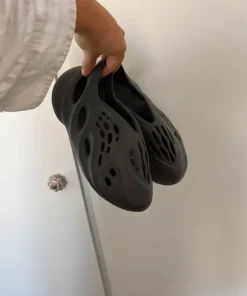 Foam runner Yeezy