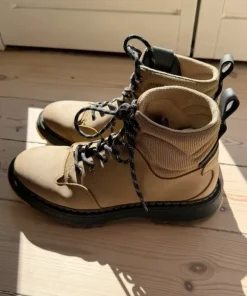 Garment Project boots