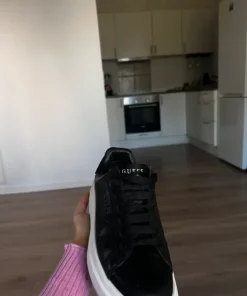Guess 42