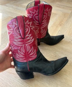 Guess by Marciano cowboy boots