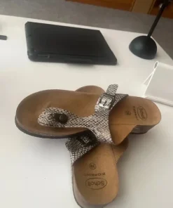 Hej sælger disse Schooll sandaler i str 39 god pasform