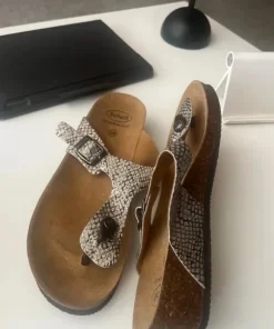 Hej sælger disse Schooll sandaler i str 39 god pasform