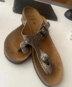 Hej sælger disse Schooll sandaler i str 39 god pasform