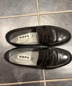 HOPE penny loafers – svarta skinn (nypris 530 USD)