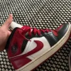 Jordan 1 mid