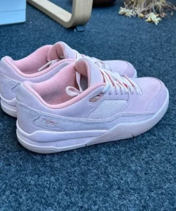 Jordan Flight Court vaaleanpunaiset tennarit 41
