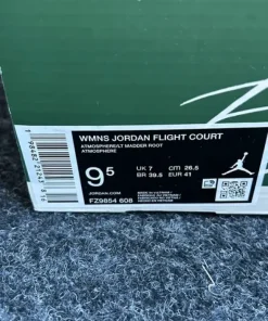 Jordan Flight Court vaaleanpunaiset tennarit 41