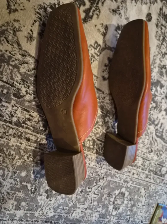Kesään kengät pienellä korolla 40