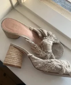 Kitten heels / sandal