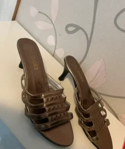 Klackar storlek 39 men som 38