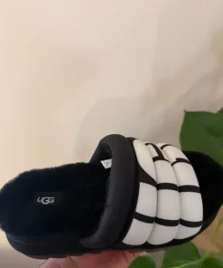 Klapki UGG Maxi Slide Logo