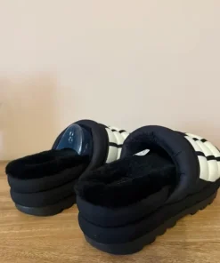 Klapki UGG Maxi Slide Logo