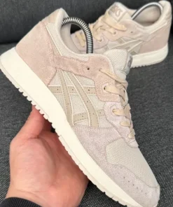 Klasyczne damskie Sneakersy Asics Lyte rozm 39