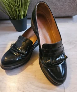 Lakierowane mokasyny Venezia r. 39 czarne loafersy