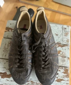 Levis sneakers
