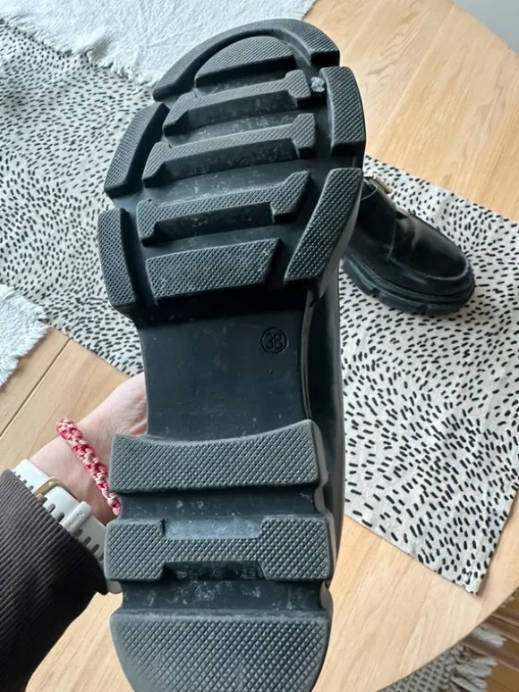 Loafers från HM i nyskick strl 38