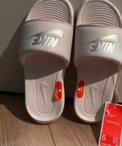 Najwygodniejsze klapki Nike Victrorii One