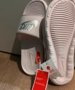 Najwygodniejsze klapki Nike Victrorii One