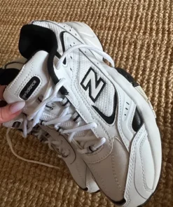 New Balance 452