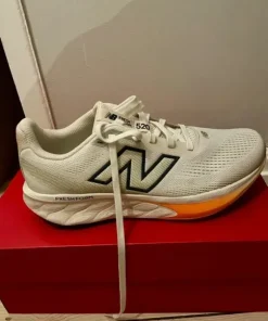 New Balance 520