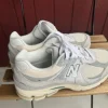 New balance 2002r