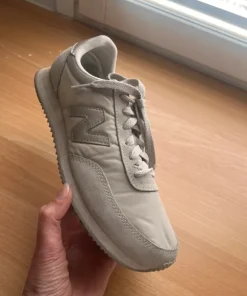 NewBalance720 matalavartiset sneakerit