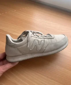 NewBalance720 matalavartiset sneakerit
