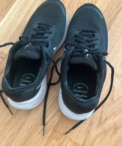 Nike air revolution