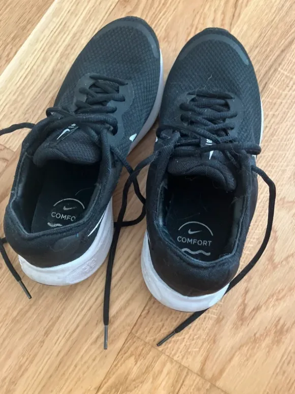 Nike air revolution