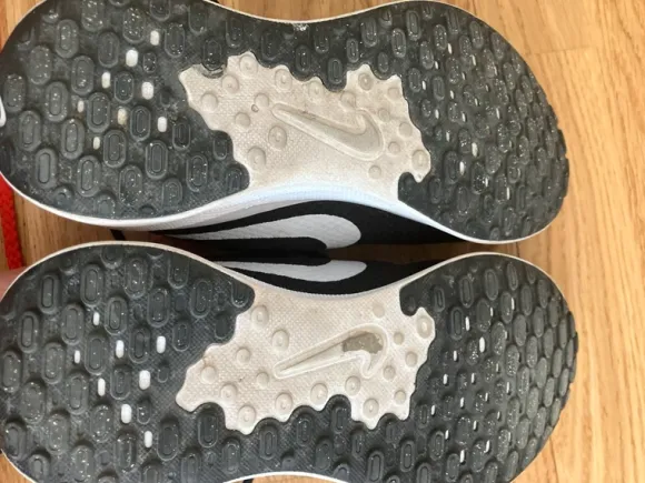 Nike air revolution