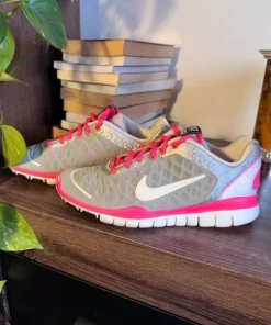 Nike Wmns Free TR Fit 2