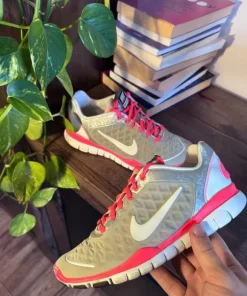 Nike Wmns Free TR Fit 2