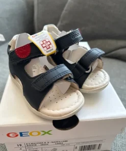 Nowe sandałki Geox r19
