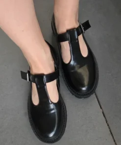 Półbuty czarne damskie lakierki 38 Jenny Fair