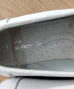Piękne buty damskie pantofle