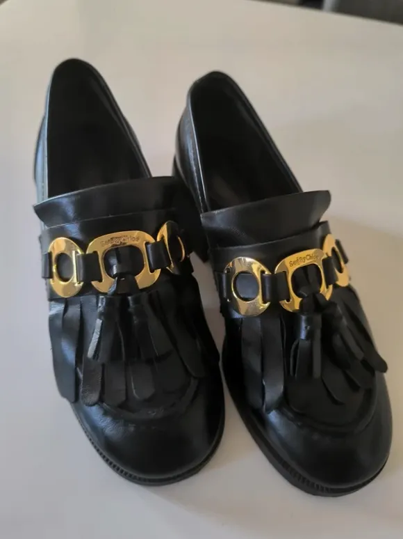 Piękne skórzane loafersy See by Chloé old money