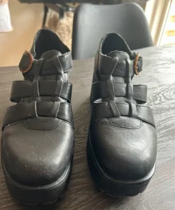 Plateau sandal med lukket tå