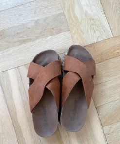 Plateau sandaler med flotte detaljer