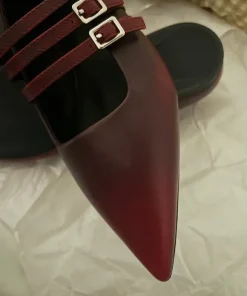 Pointy shoes
