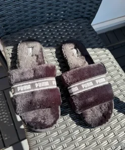 Puma slippers pels