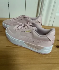 Puma sneakers