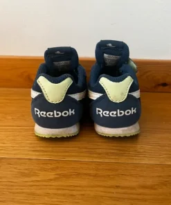 Reebok skor 21.5