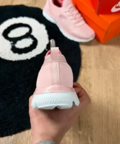 Różowe Skechers