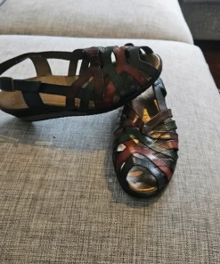 Sandal