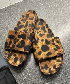 Sandal