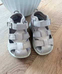 sandaler