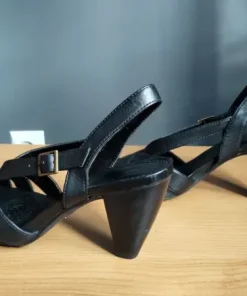 Sandały skórzane Clarks rozmiar 40