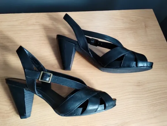 Sandały skórzane Clarks rozmiar 40