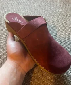 Sanita chodaki skórzane zamszowe bordowe drewniane klapki 40