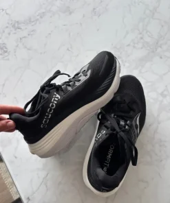 Saucony Hurricane 24